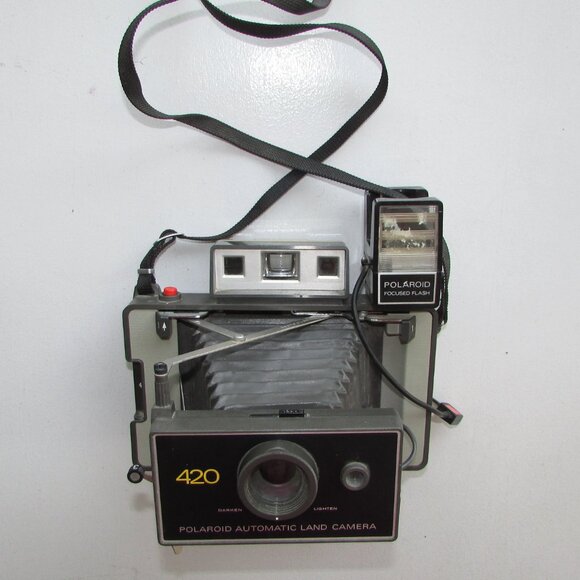 Vintage Polaroid 420 Land Camera - Picture 3 of 13